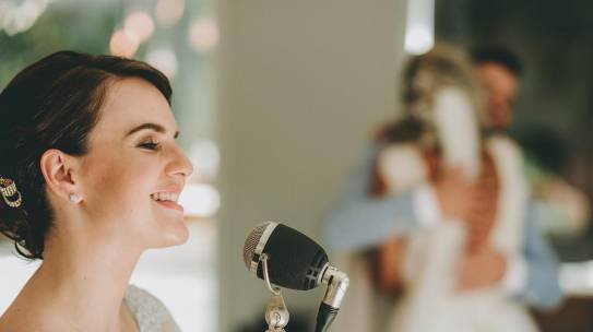 Músicas mais pedidas para cerimônia de casamento por Vivian Torres